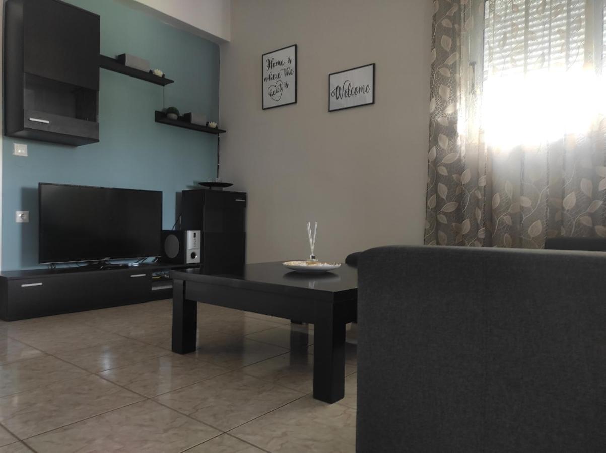 Nickthegreekapartment Galatas  Ngoại thất bức ảnh