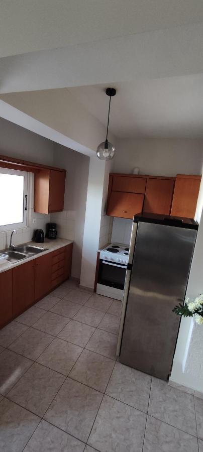 Nickthegreekapartment Galatas  Ngoại thất bức ảnh