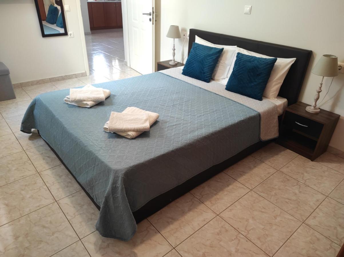 Nickthegreekapartment Galatas  Ngoại thất bức ảnh