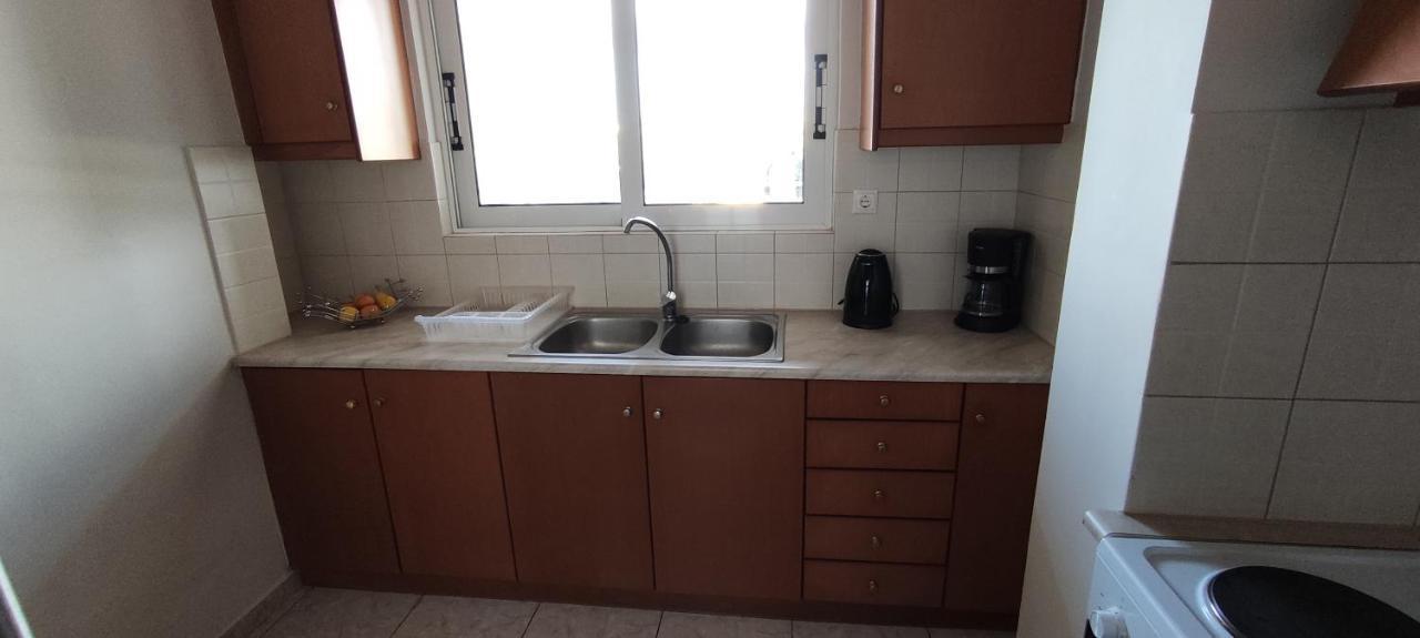 Nickthegreekapartment Galatas  Ngoại thất bức ảnh